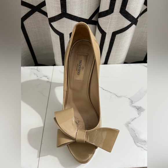 Valentino Garavani nude bow platform heels size 36.5 (gently used) - Picture 2 of 16